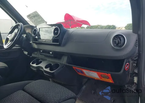 2021 Mercedes-Benz Sprinter 2500 High Roof I4 Diesel z USA, uszkodzony, nr VIN W1Y4DCHY7MT049570